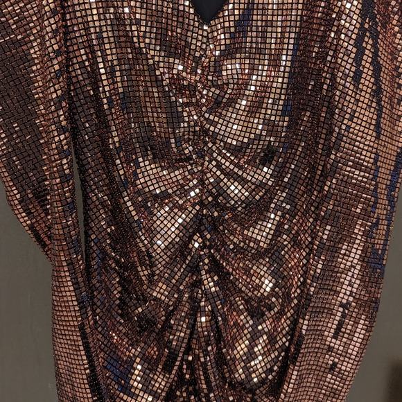 Zara Gold Sequined V-Neck Ruched Mini Bodycon Dress Sz X-Small - Picture 6 of 8